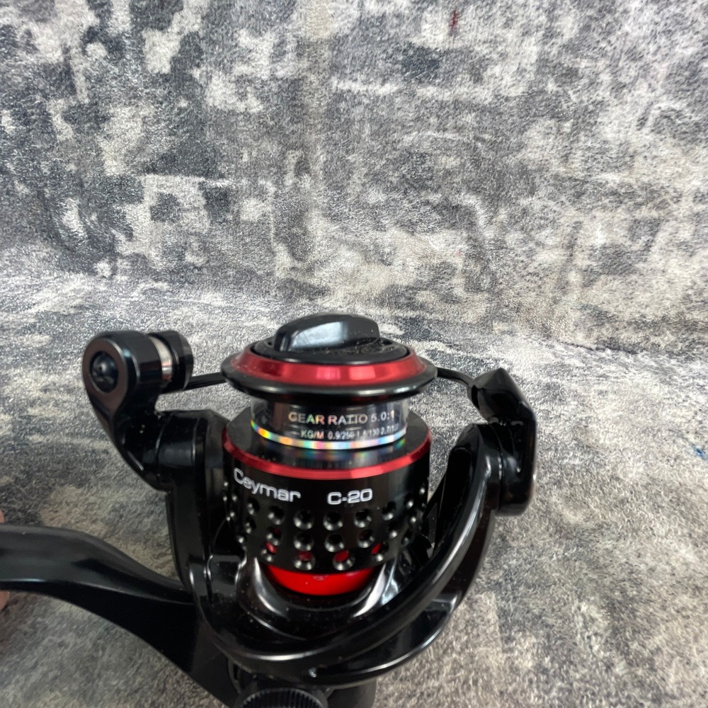 Okuma Ceymar C-20 Spinning Reel Black Red Aluminum Spool Fishing 2015 NWOT - Picture 3 of 6